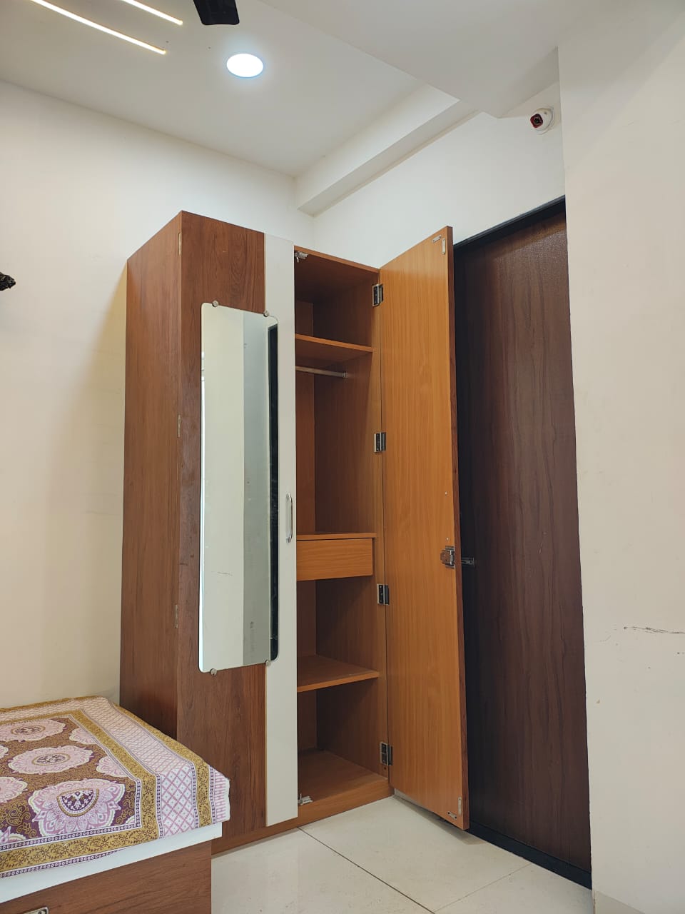Wardrobe with mirror